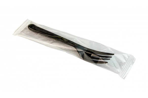 Вилка черная в индивидуальной упаковке